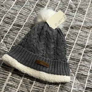 Stylish Gray Knit Pom-Pom Beanie
